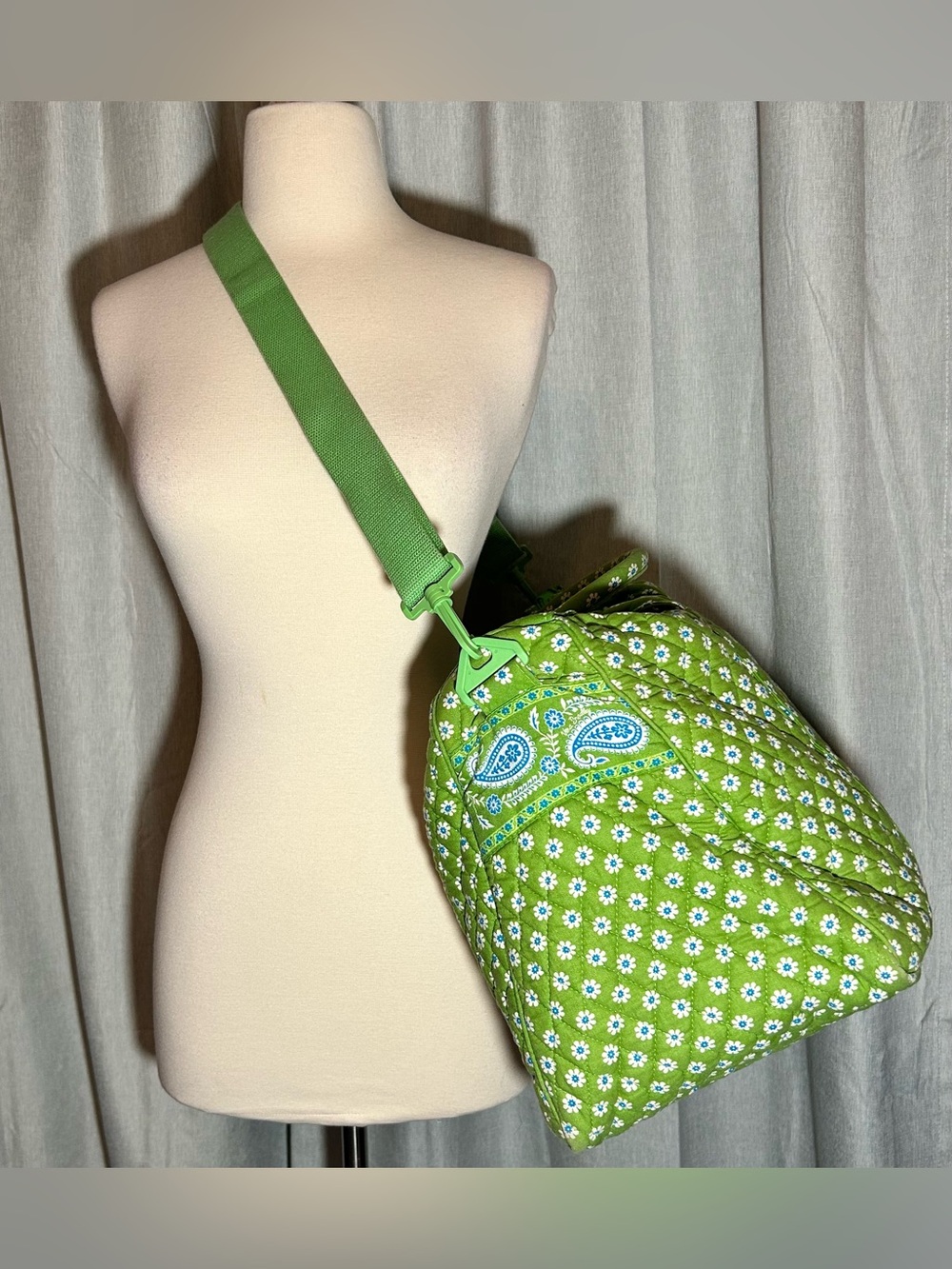 Vera Bradley retired vintage weekender travel bag - Picture 3 of 15
